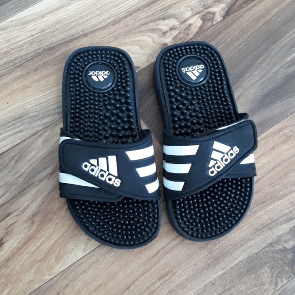 adidas youth sandals